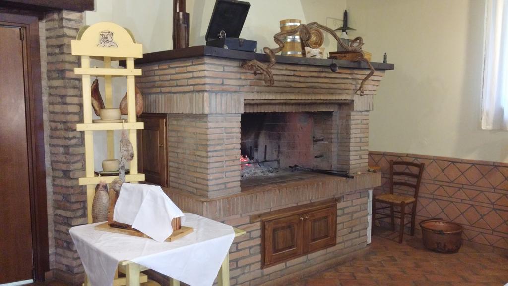 Societa Agricola F.Lli Angelucci Villa Cannara Exteriör bild