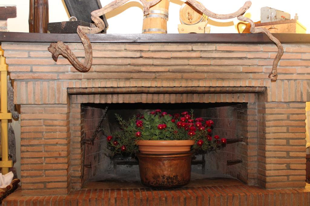 Societa Agricola F.Lli Angelucci Villa Cannara Exteriör bild