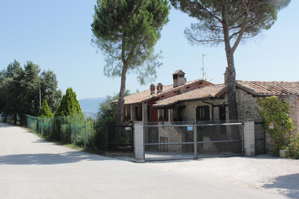 Societa Agricola F.Lli Angelucci Villa Cannara Exteriör bild