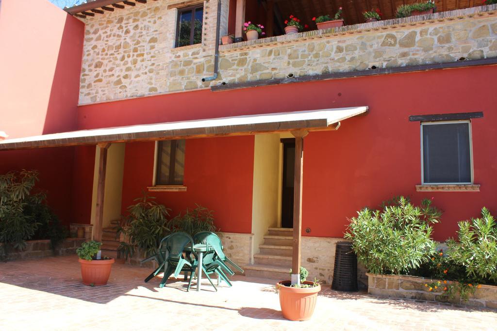 Societa Agricola F.Lli Angelucci Villa Cannara Exteriör bild
